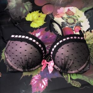 Victoria's Secret 34B / 32C push up bra